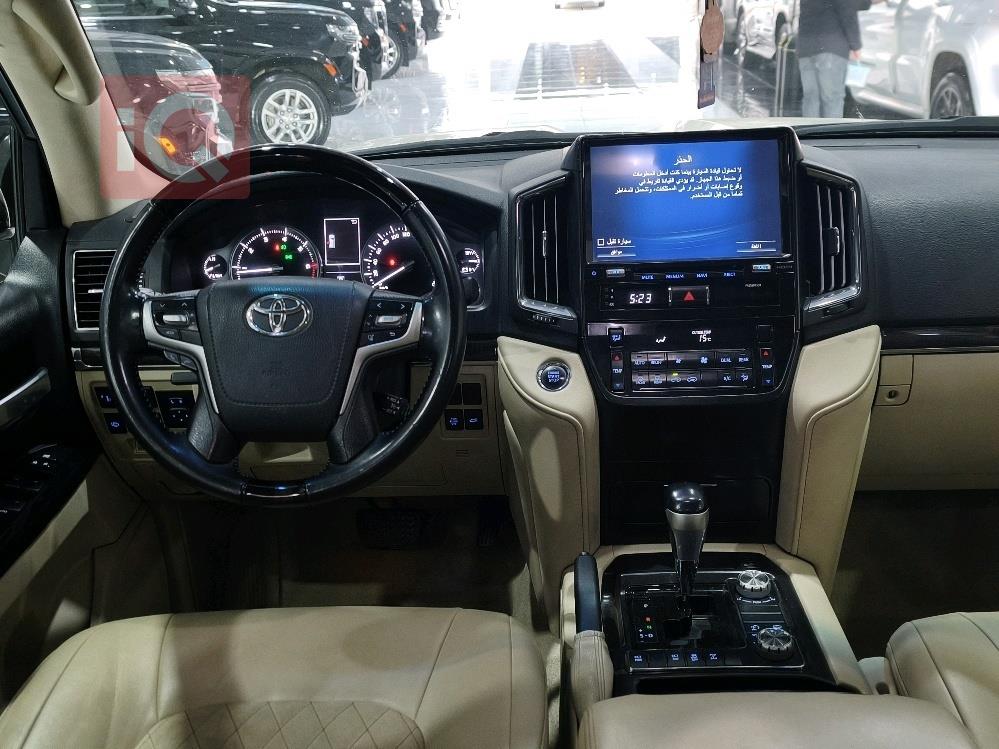 تويوتا لاندكروزر